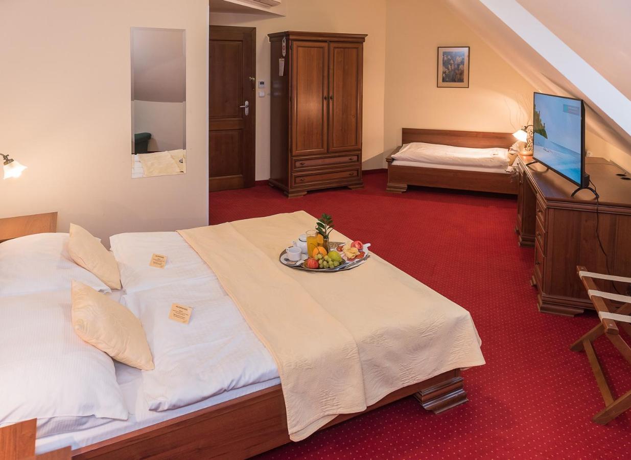 Hejtmansky Dvur Hotel Slaný Екстериор снимка