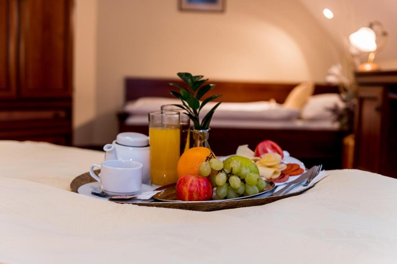 Hejtmansky Dvur Hotel Slaný Екстериор снимка