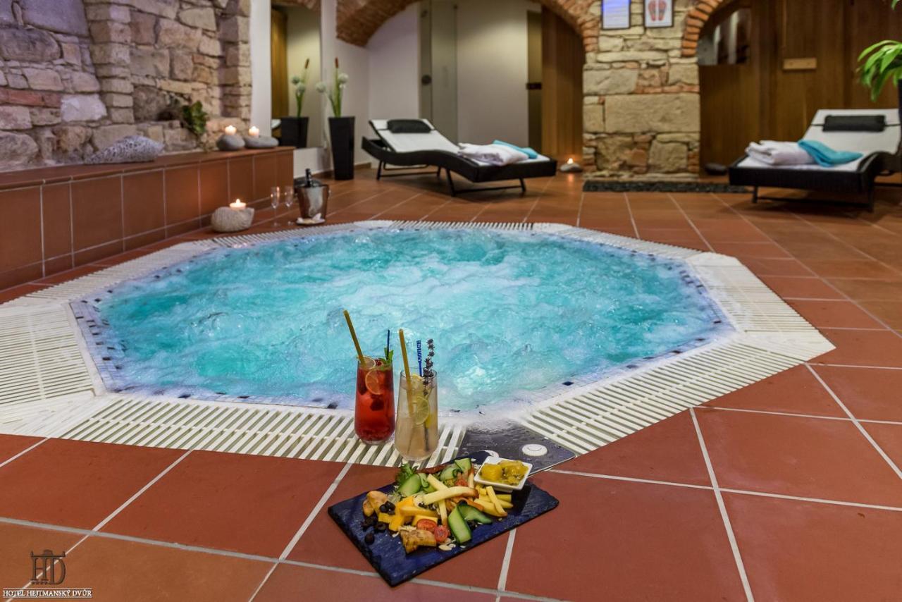 Hejtmansky Dvur Hotel Slaný Екстериор снимка