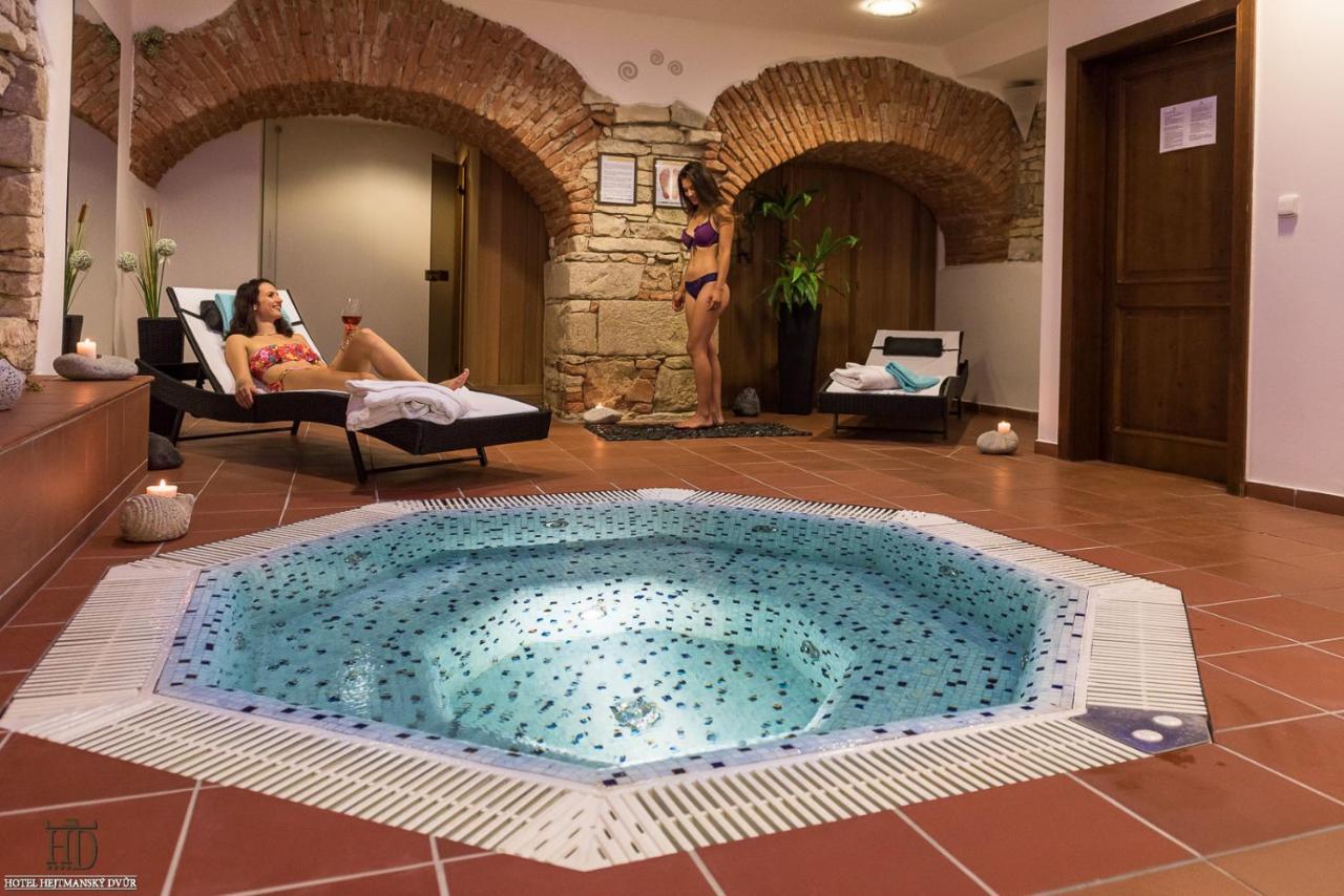 Hejtmansky Dvur Hotel Slaný Екстериор снимка