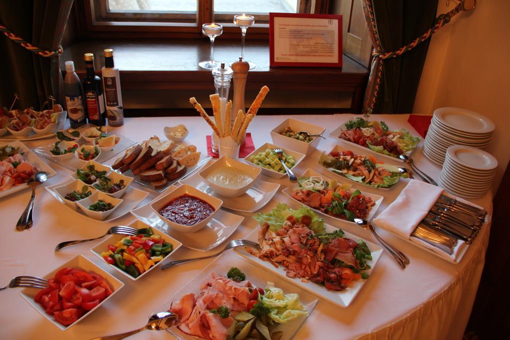 Hejtmansky Dvur Hotel Slaný Екстериор снимка