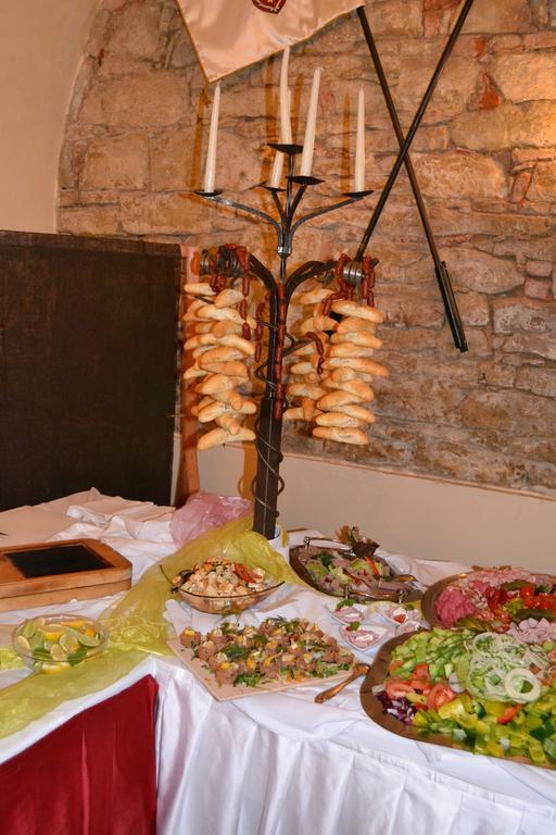Hejtmansky Dvur Hotel Slaný Екстериор снимка