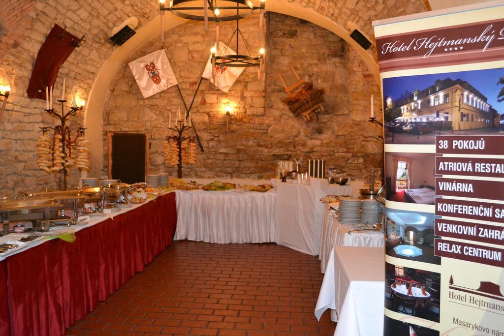 Hejtmansky Dvur Hotel Slaný Екстериор снимка