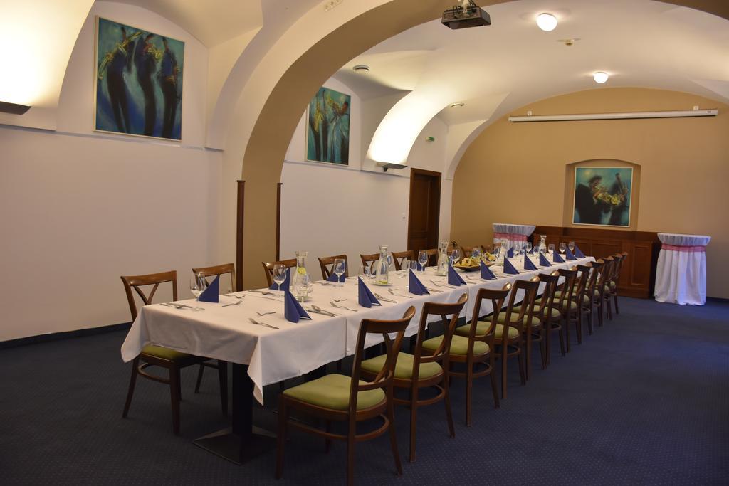 Hejtmansky Dvur Hotel Slaný Екстериор снимка