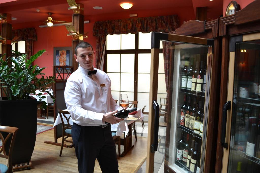 Hejtmansky Dvur Hotel Slaný Стая снимка