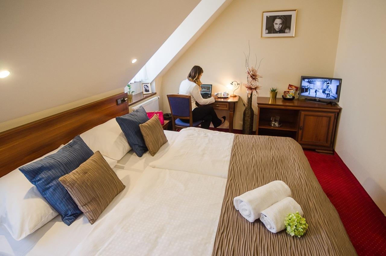 Hejtmansky Dvur Hotel Slaný Екстериор снимка