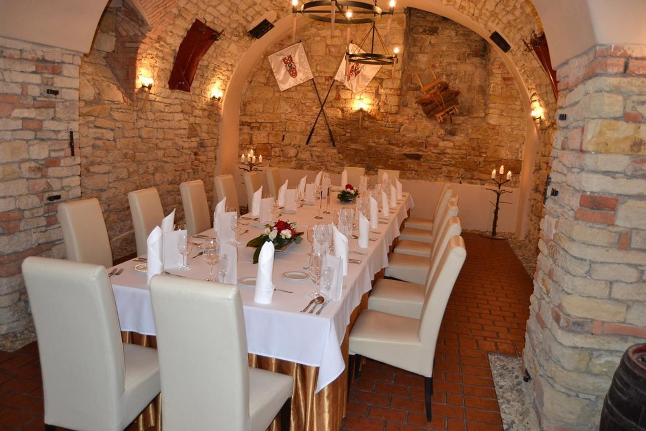 Hejtmansky Dvur Hotel Slaný Екстериор снимка