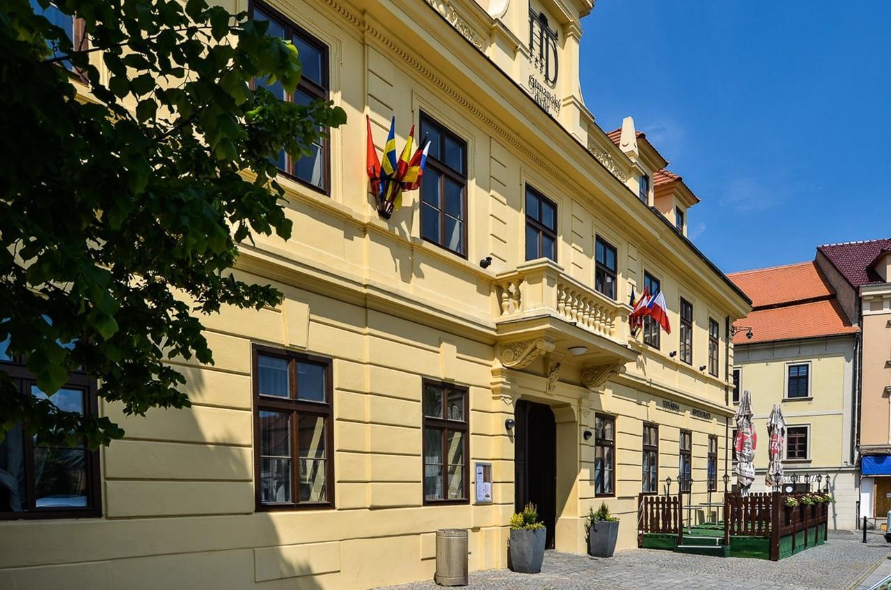 Hejtmansky Dvur Hotel Slaný Екстериор снимка
