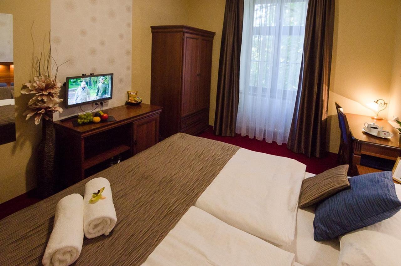 Hejtmansky Dvur Hotel Slaný Екстериор снимка